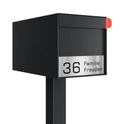 Briefkasten Standbriefkasten Square Schwarz RAL 9005 Mit Beschriftung